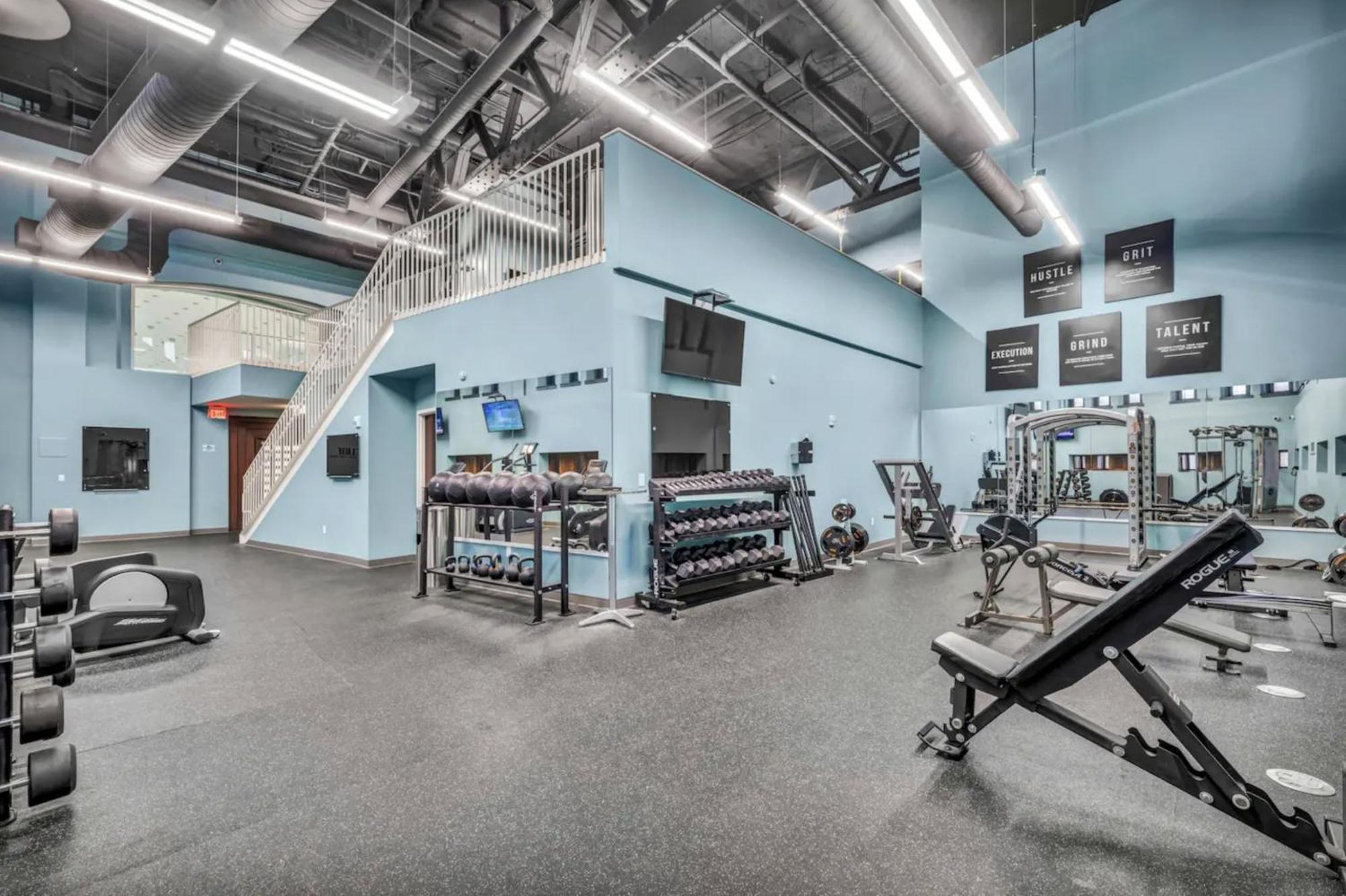 Heart Of Dt With Free Pool & Steam Plus Gym Luxe 812 Клівленд Екстер'єр фото